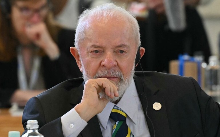 Lula diz que guerra na Ucrânia é 'desnecessária' e só entrará no debate com 'brecha para paz'