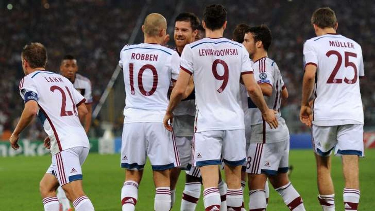 À la Alemanha contra o Brasil, Bayern resolve no 1º tempo, faz 7 a 1 na Roma e dispara na ponta