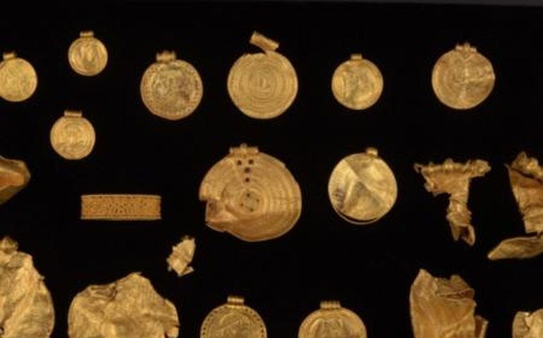 Jovem descobre antigo tesouro viking na Dinamarca