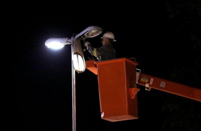 Mutirão chega ao Conjunto José Tenório para manutenção em 30 pontos de iluminação