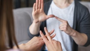 libras-creditos-freepik