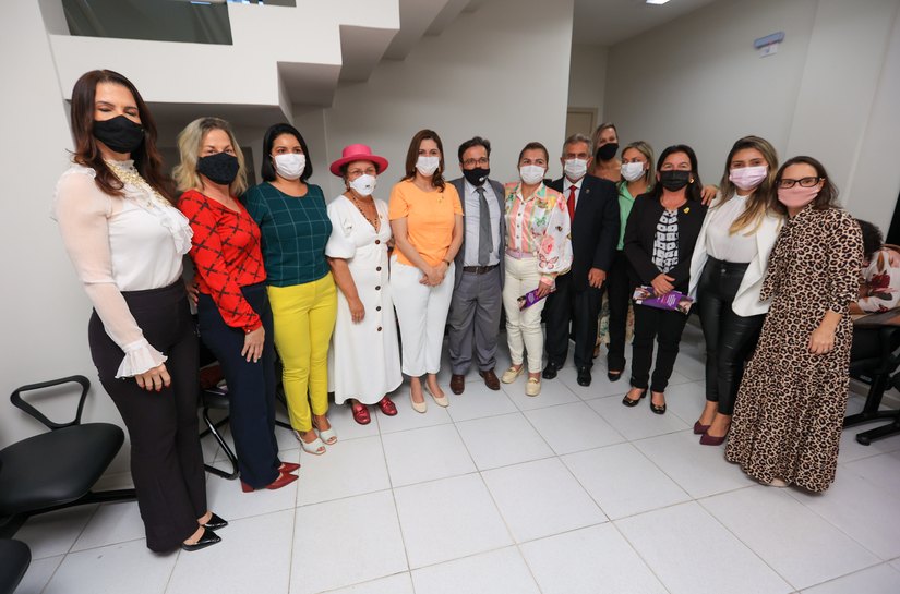 Em visita à Casa da Mulher, secretária nacional anuncia capacitação para vítimas de violência