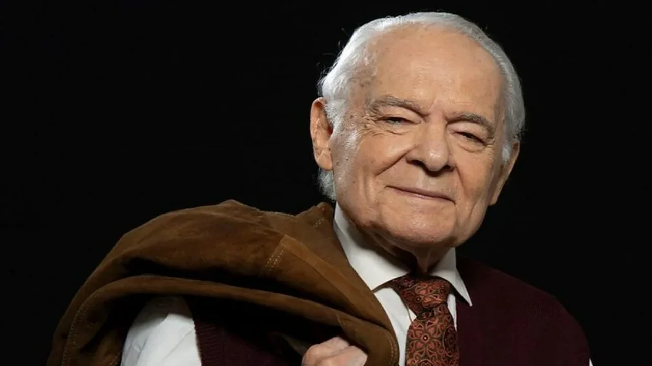 Aos 92 anos, Othon Bastos rompe tendão e adia apresentações de peça