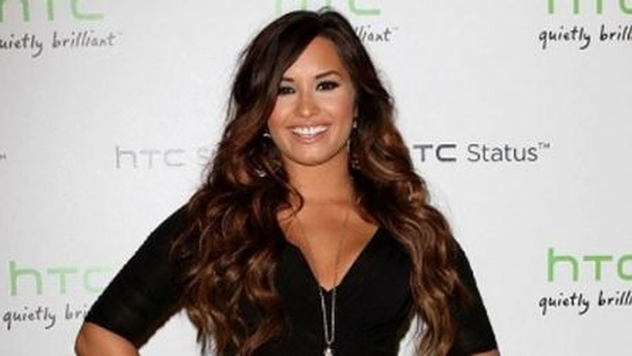 Demi Lovato garante que está solteira