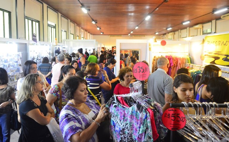 Queda de 1% do varejo em junho interrompe cinco meses de alta