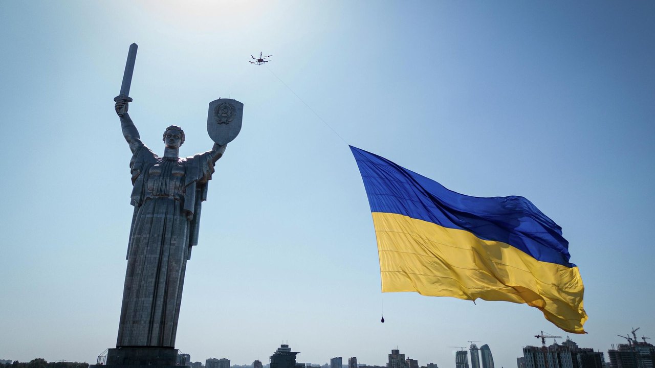 Ajuda financeira do Ocidente não salvará Kiev da inevitável derrota, afirma analista