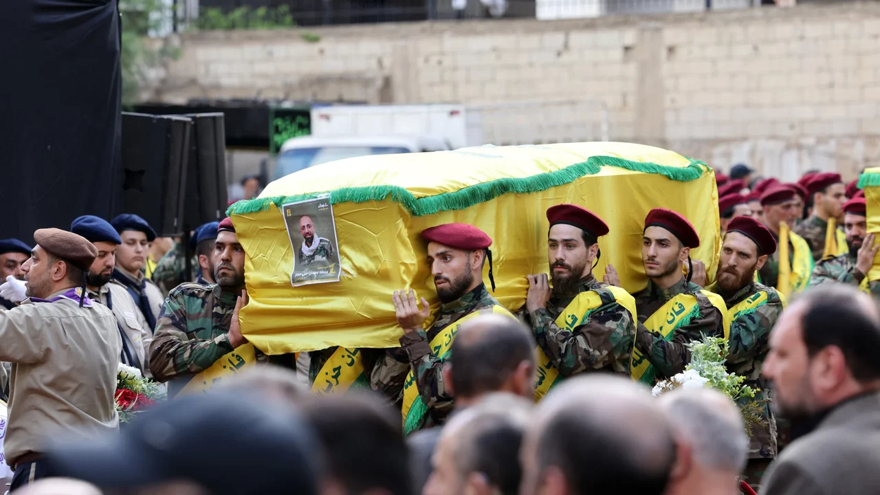 Hezbollah contava vítimas de pagers e foi alvo de walkie-talkies-bomba; 20 morrem