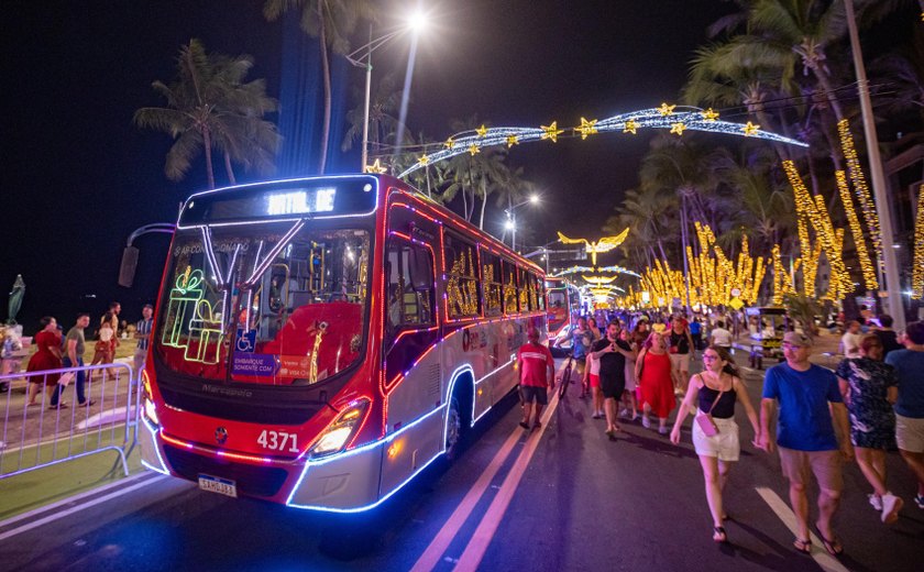 Passeios gratuitos em ônibus natalinos começam neste sábado (7)