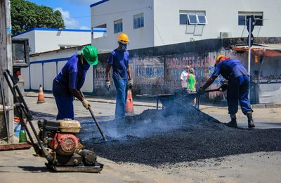 Trabalho de recuperação de vias e galerias é intensificado em Maceió