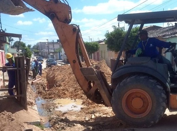 Arapiraca é a única no Brasil que continua executando obras de saneamento