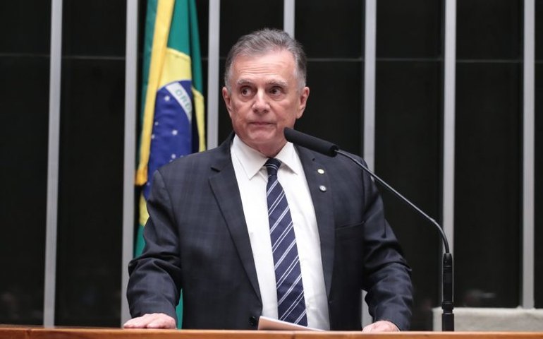 Comissão aprova projeto de lei que cria faixa preferencial para motos em capitais e rodovias