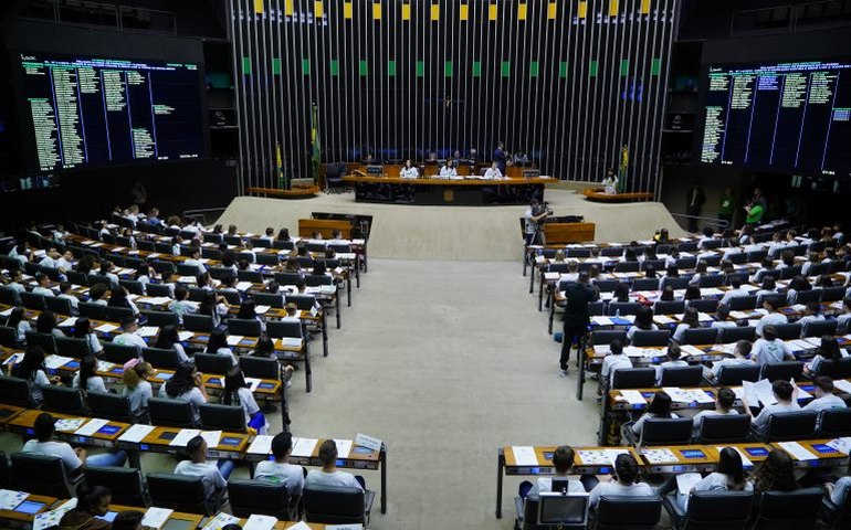 Prazo de inscrição de estudantes no Câmara Mirim 2023 começa nesta sexta