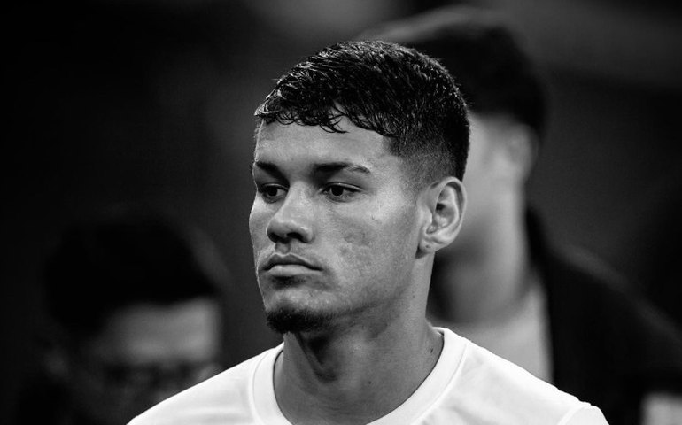 O que se sabe e o que falta esclarecer sobre morte de jovem após encontro sexual com jogador do Corinthians