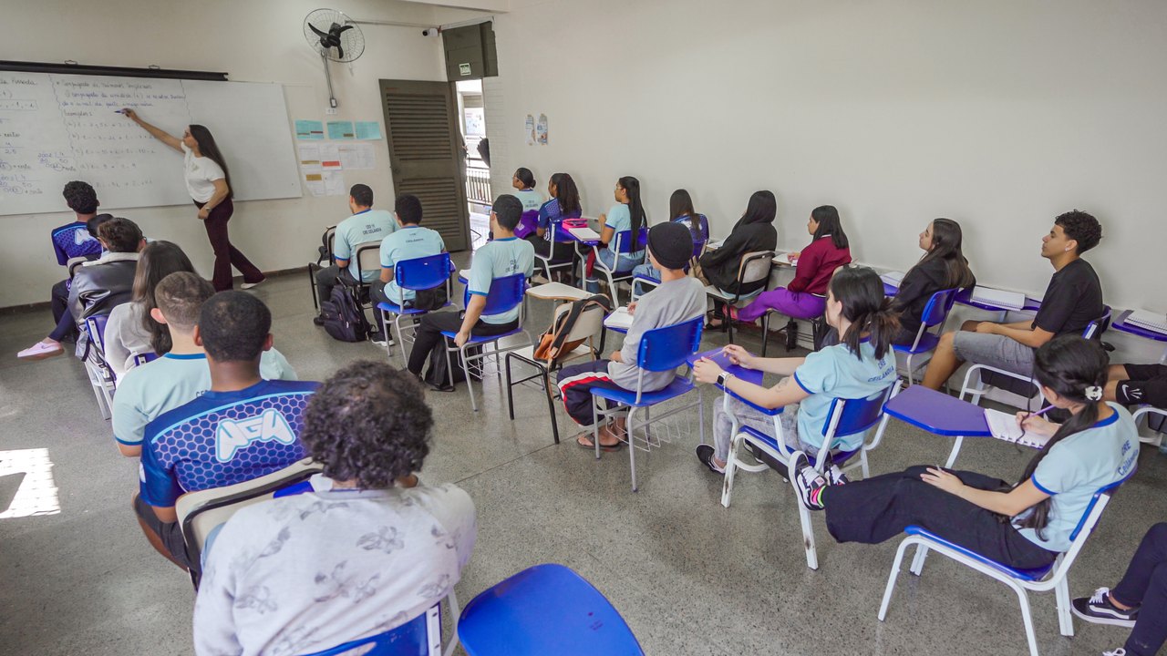 Pé-de-Meia começa a pagar quinta parcela de frequência nesta segunda