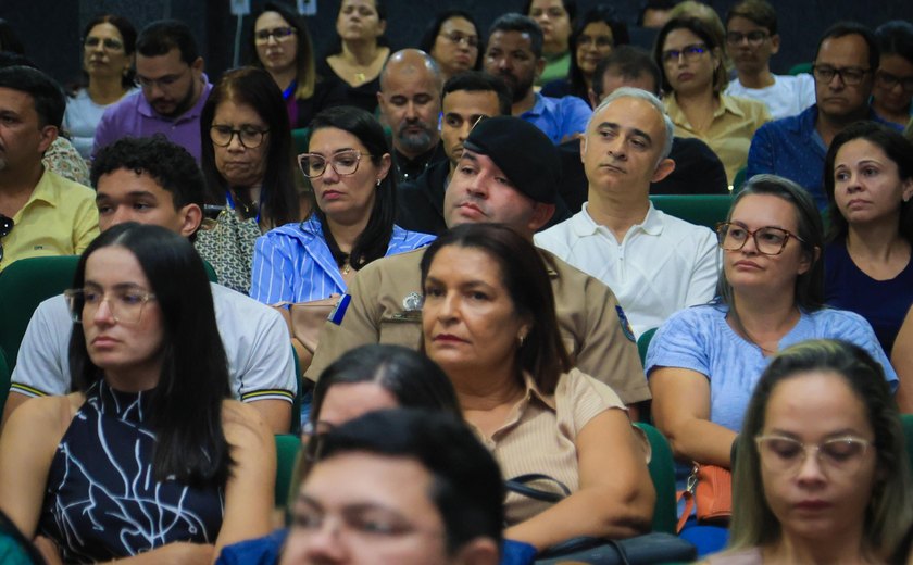 Alagoas mobiliza comunidade educacional e sociedade civil em evento sobre usos de dispositivos digitais