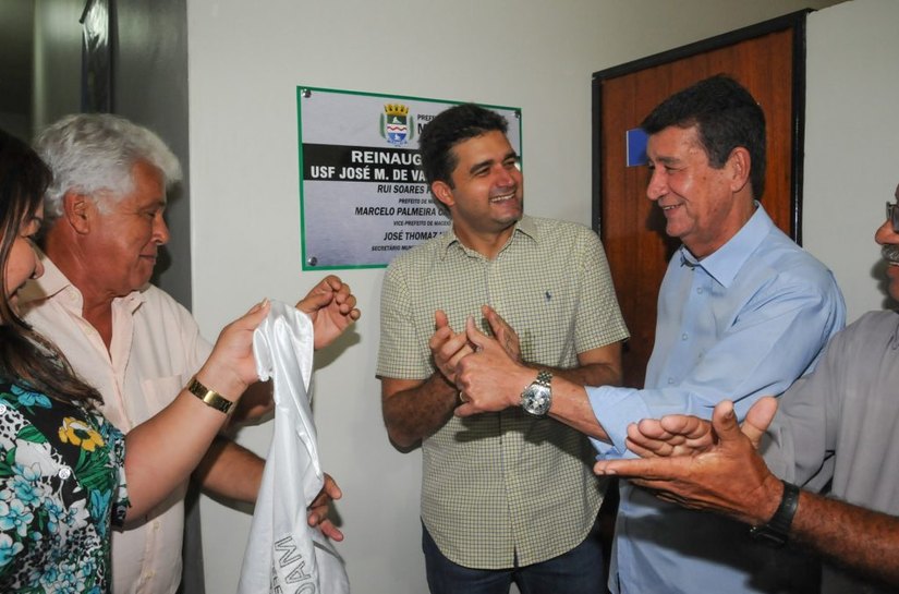 Prefeito reinaugura USF José Maria de Vasconcelos Neto, no Barro Duro