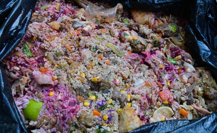 Desperdício de alimentos é um dos fatores que contribui para agravar a questão da fome Desperdício de alimentos é um dos fatores que contribui para agravar a questão da fome