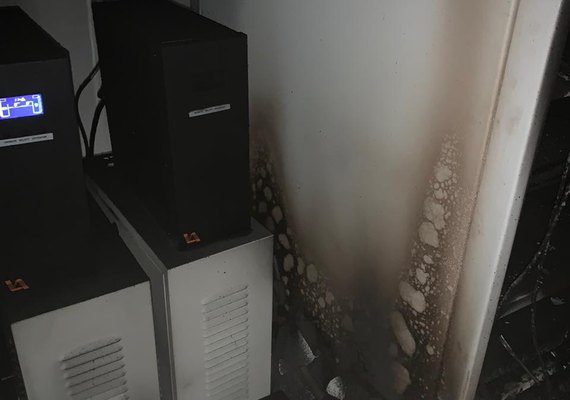 Agência bancária é atingida por incêndio ﻿na Ponta Verde