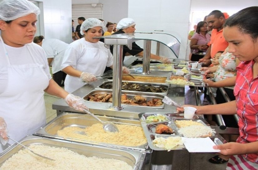 Governo inicia estudo para implantar novos restaurantes populares em Maceió