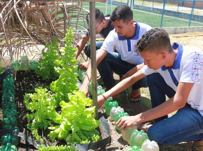 Ensino integral da rede estadual traz novas perspectivas a jovens de Murici