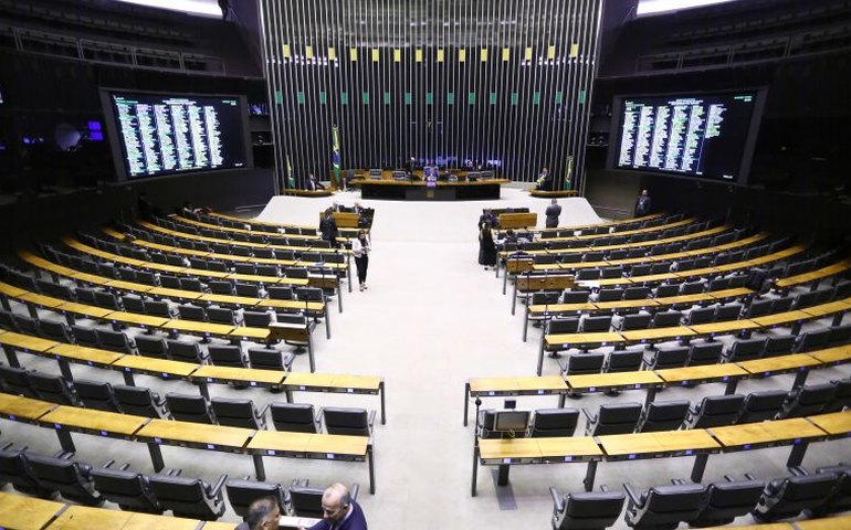 Corregedor da Câmara pede suspensão cautelar de três deputados por motim; saiba quais
