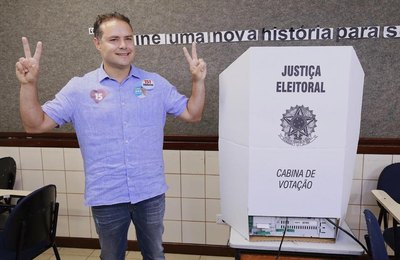 Renan Filho é reeleito governador com 77,3% dos votos
