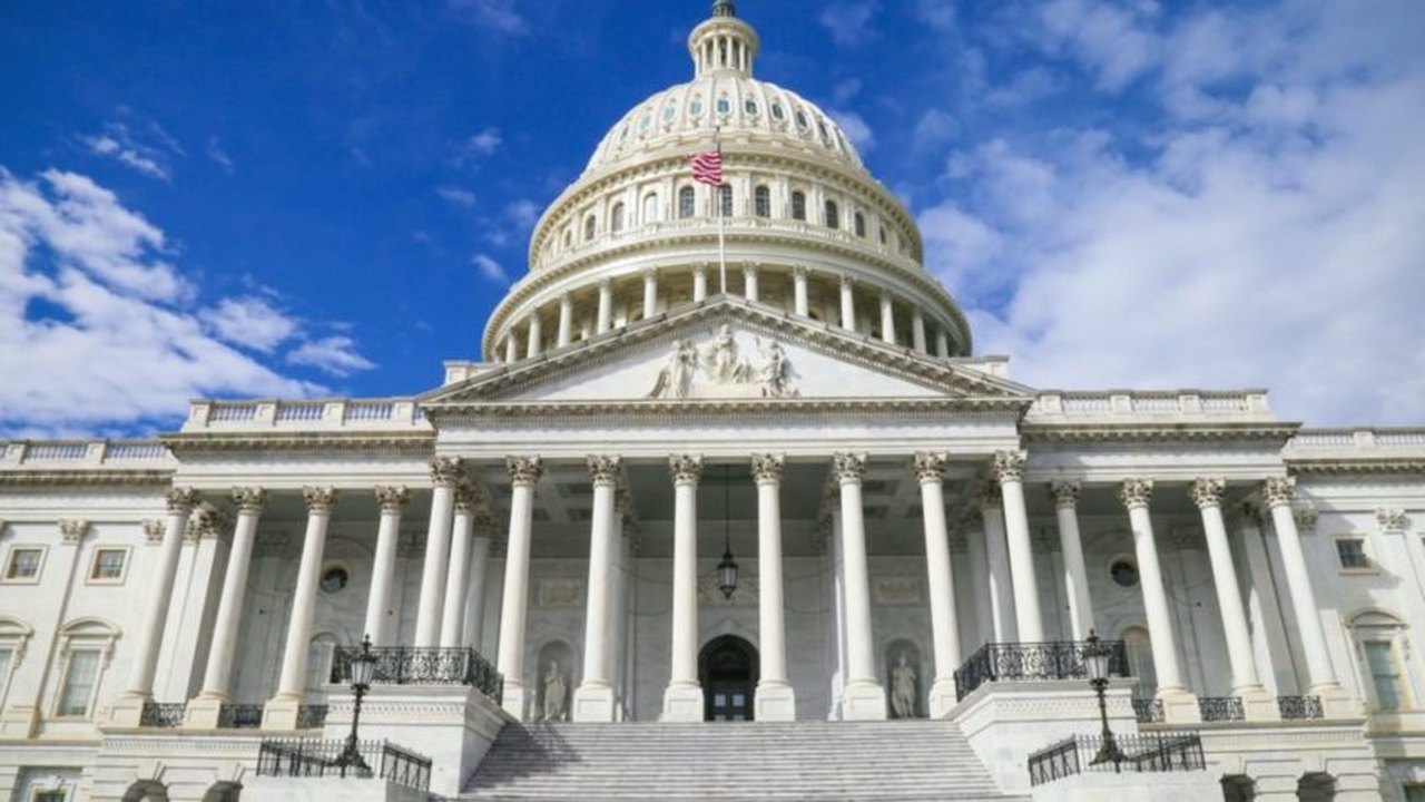 Deputados dos EUA aprovam ajuda a Ucrânia, Israel e Taiwan