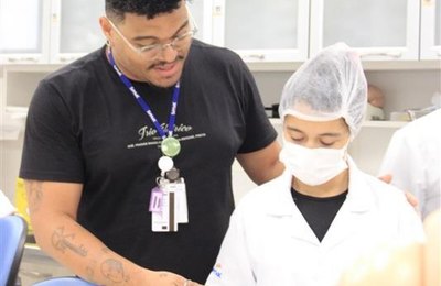 Egresso da Uncisal defende doutorado na USP e descreve trajetória que nasceu na rede pública de Alagoas