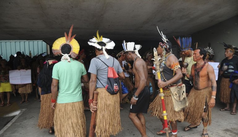 Brasil tem quase 1 milhão de indígenas fora de áreas demarcadas