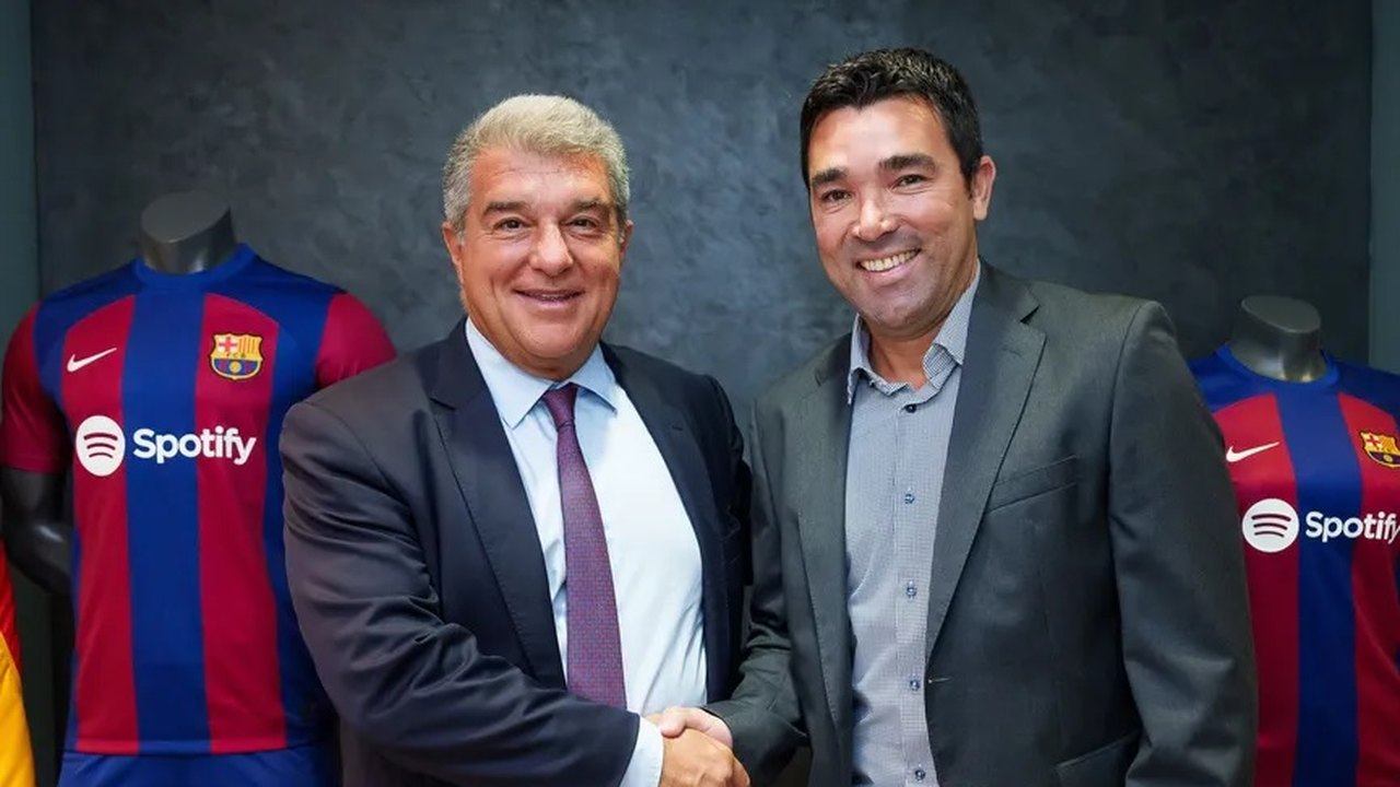 Novo diretor do Barcelona, Deco questiona ausência de Vitor Roque na convocação de Diniz, diz site