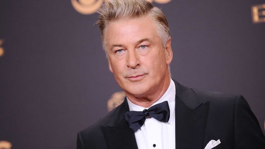 Alec Baldwin ficou perturbado em interrogado após tragédia em gravação