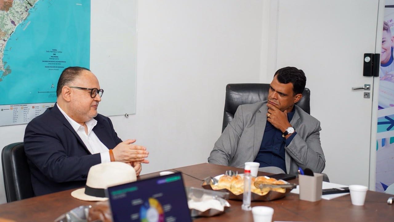 Semed Maceió dialoga com diretor da FGV sobre fortalecimento da rede municipal