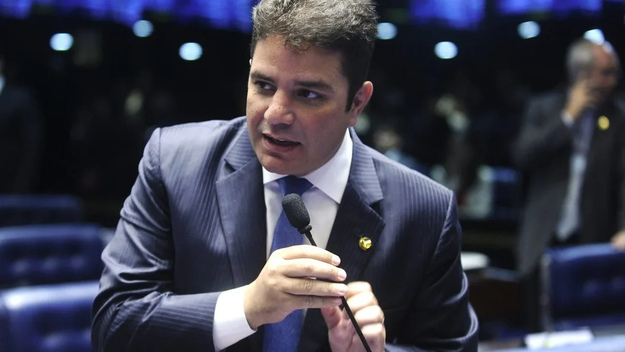 Gladson Cameli, governador do Acre, vira réu mas continua no cargo