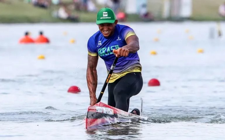 Isaquias Queiroz é ouro no C1 500m no Pan-Americano, e traz 4 medalhas de Halifax