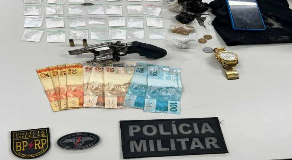 Drogas e armas apreendidas em Socorro / Foto: Foto: Ascom/PMSE