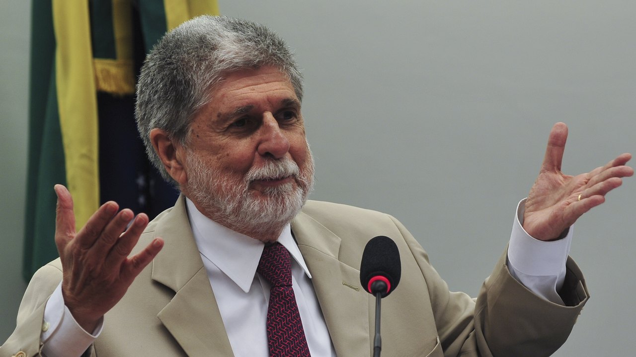 'Atitude de auto-humilhação para evitar o pior não é correta', diz Celso Amorim sobre tarifaço