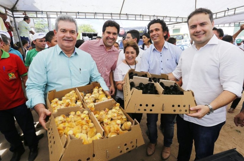 Mais de 21 mil pequenos produtores são beneficiados com termos de aquisição