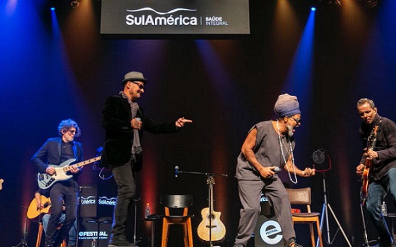 Sábado tem show online com Carlinhos Brown e Titãs