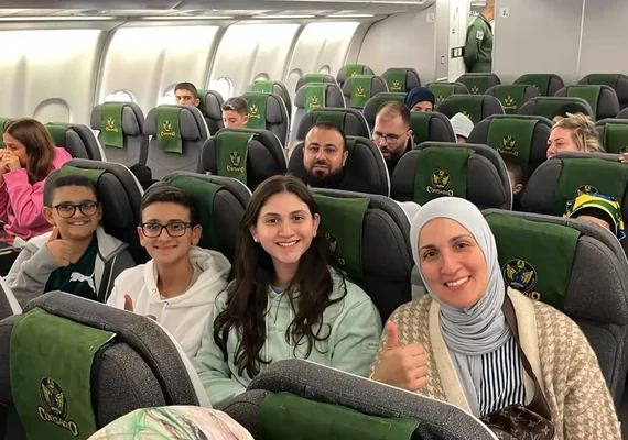 Com 227 resgatados, voo da FAB deixa o Líbano rumo a São Paulo