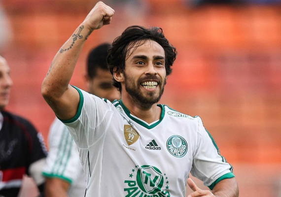 Valdivia, ídolo do Palmeiras, é preso por abuso sexual no Chile