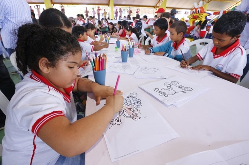 Renan Filho anuncia recuperação de ginásio poliesportivo em Mar Vermelho