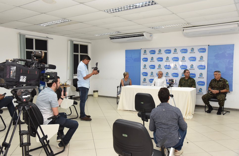COLETIVA ENTREGA DE KITS / Foto: Ana Lícia Menezes/PMA