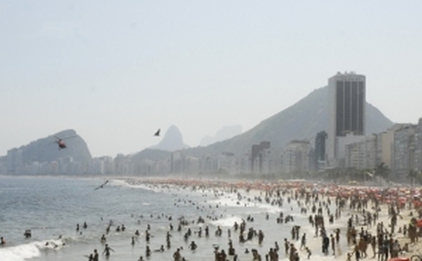 Metrô do Rio já vendeu quase 80 mil bilhetes para o réveillon em Copacabana