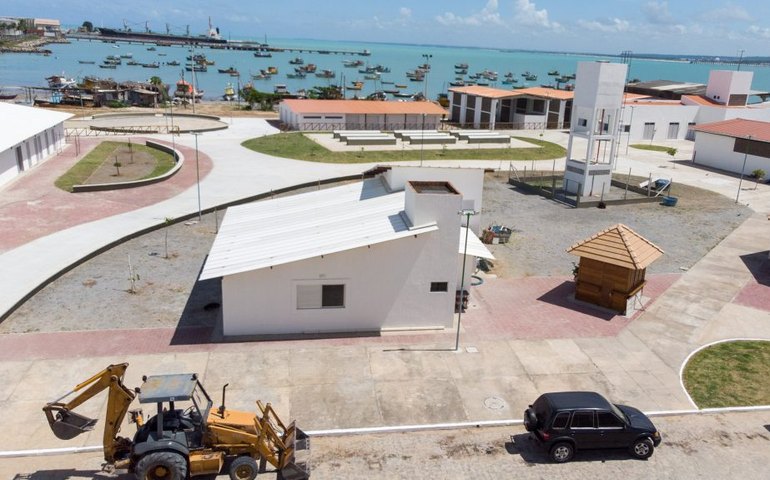 Comerciantes comemoram anúncio da entrega do Centro Pesqueiro