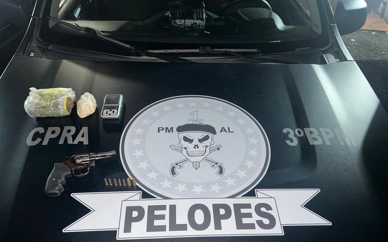 Guarnições da PM apreendem armas e drogas em Arapiraca