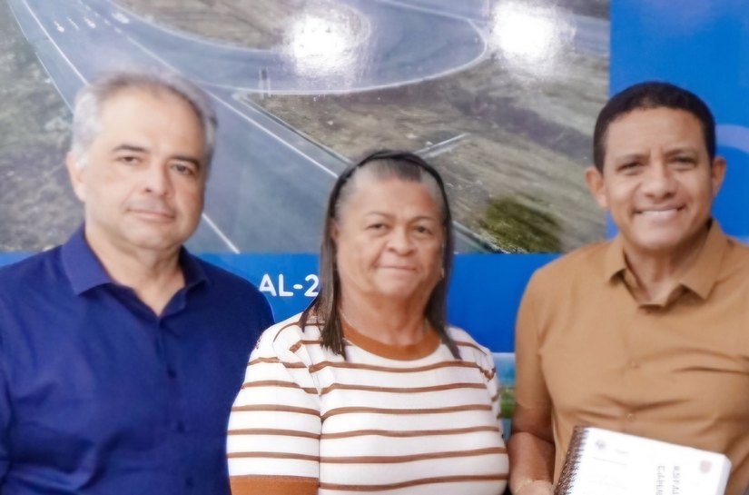 Tia Júlia, Júlio Cezar e Sílvio Camelo emplacam Alagoas de Ponta a Ponta para comunidades rurais