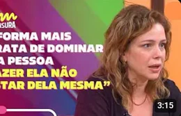 A atriz Leandra Leal reflete sobre como a sociedade influencia a autoestima das mulheres