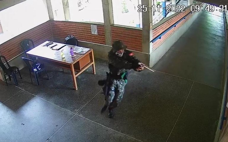 Como deter os ataques neonazistas nas escolas e nas universidades?