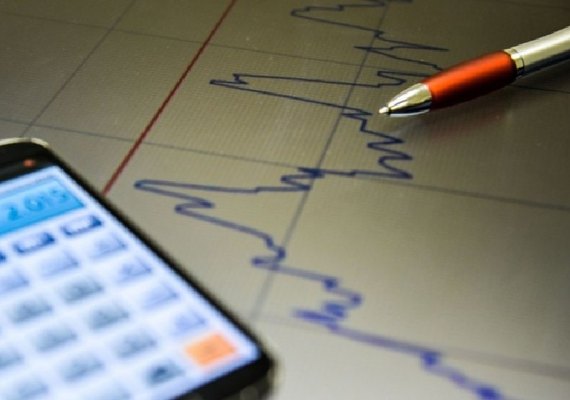 Juro médio no crédito livre sobe a 43,5% em janeiro; cheque especial cai a 132%