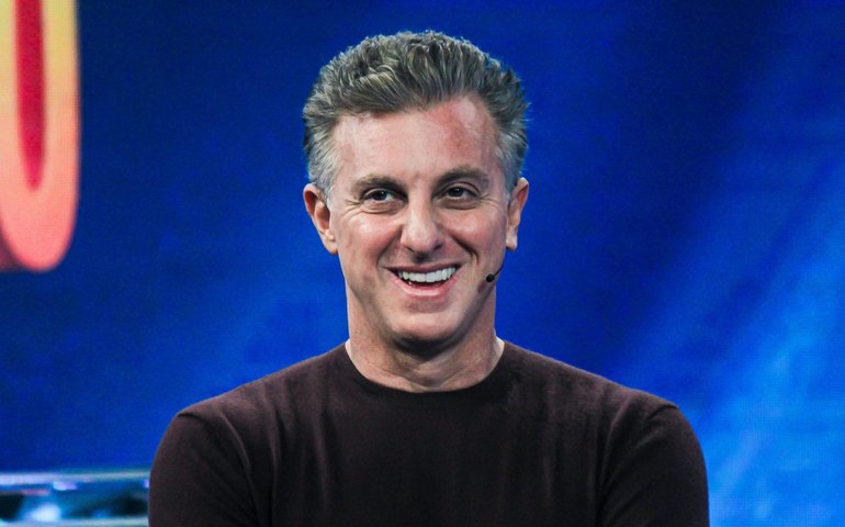 Luciano Huck se surpreende com Haddad e diz não se arrepender por voto em Lula